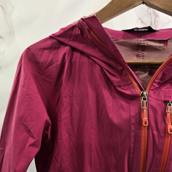 Patagonia Rain Jacket Womens XS Pink Shell Waterproof H2NO Pit Zips Rainshadow - Picture 2 of 16
